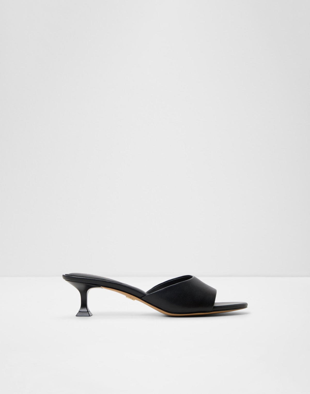 Delphinia - Black - alternate image