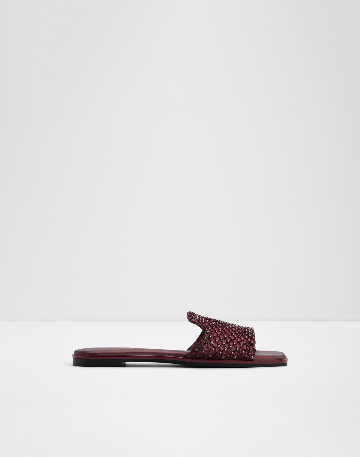 Bessy - Red - alternate image