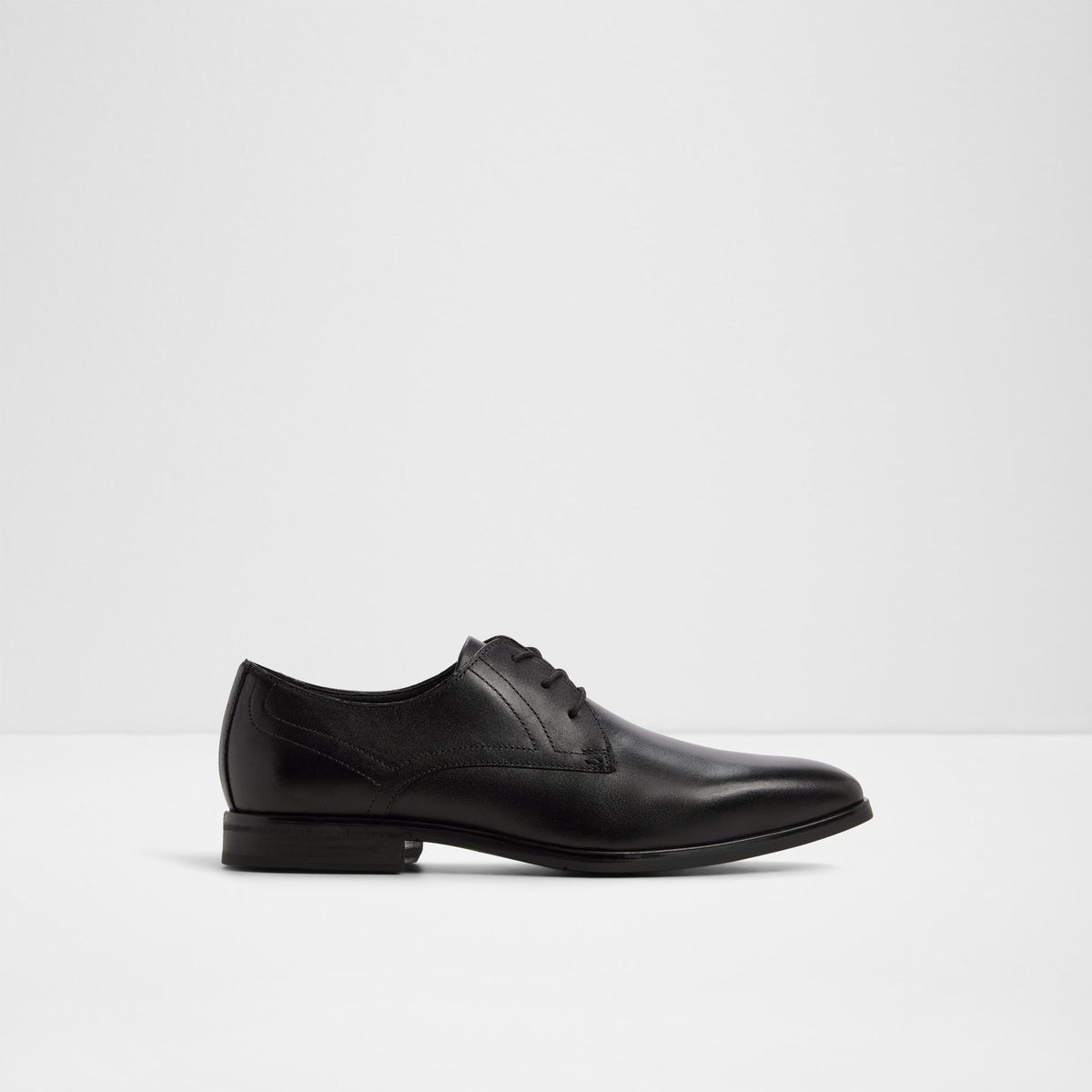 Emelio - Black - square image