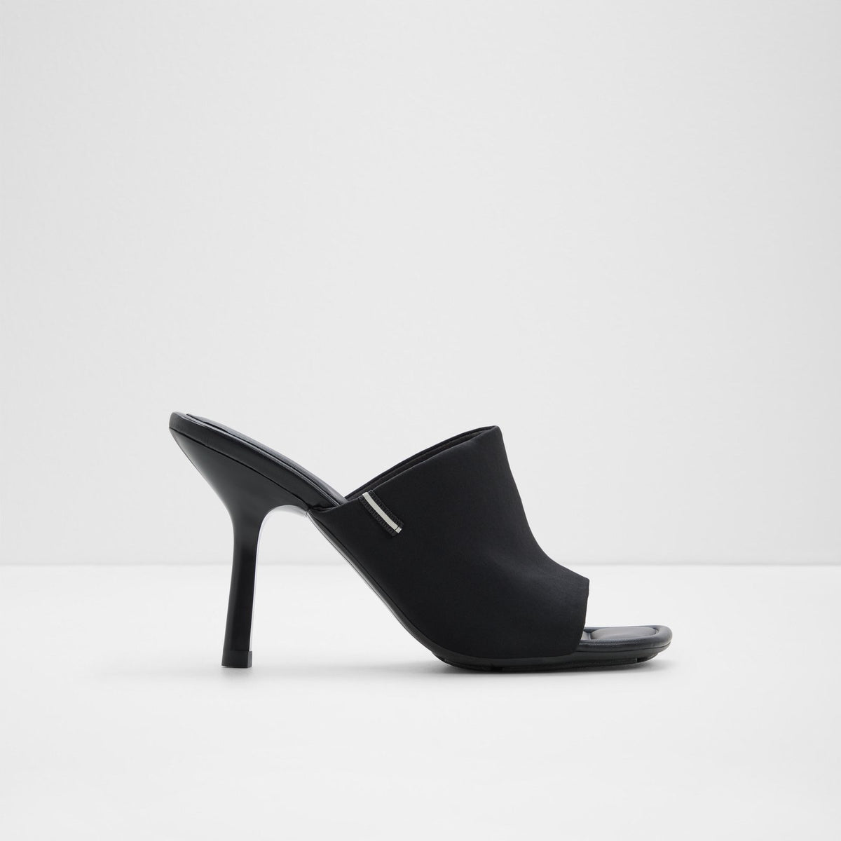 Eviey - Black - square image