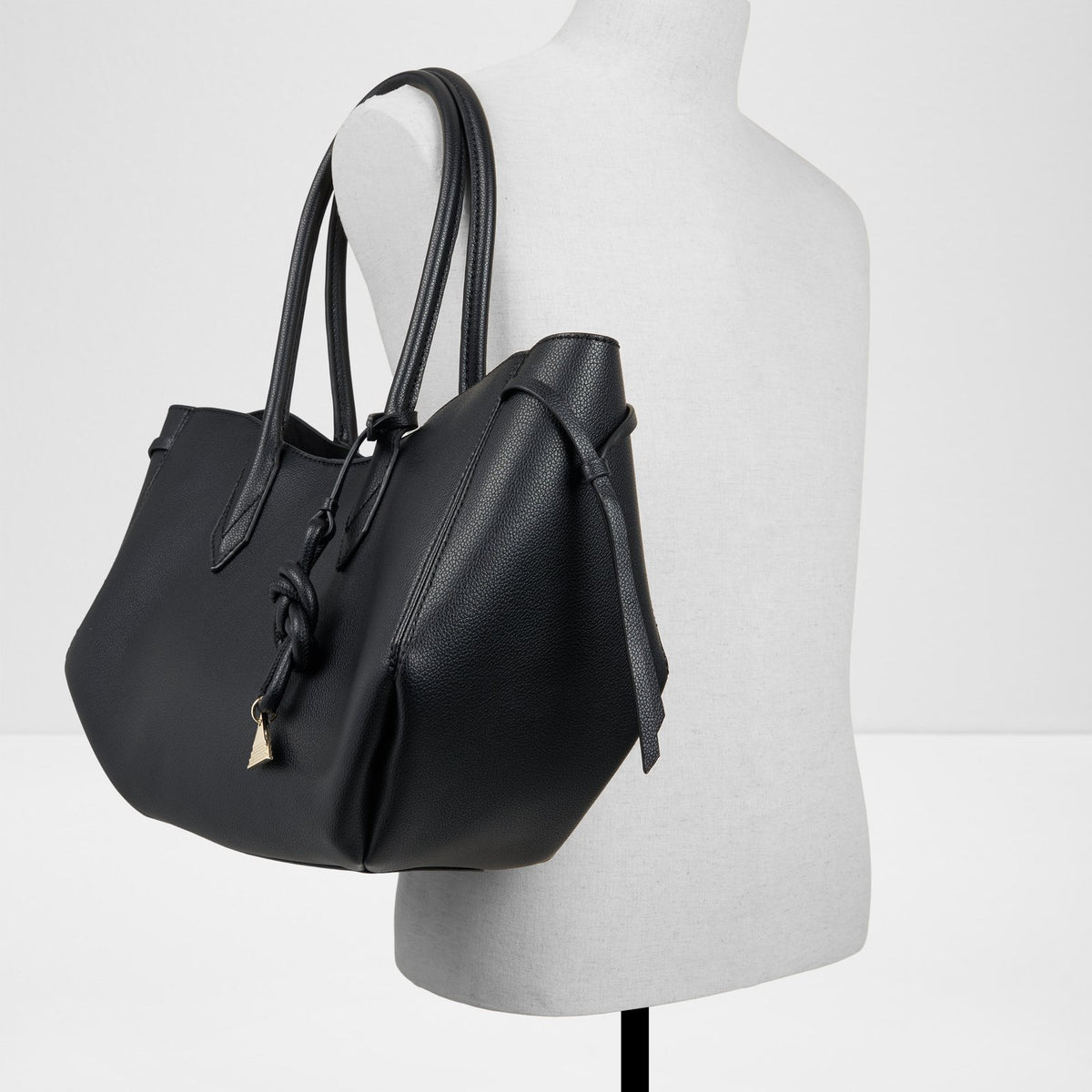 Korinne - Black - image 3