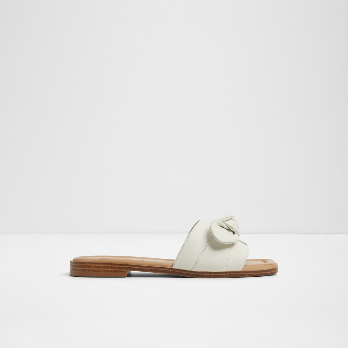 Lavinia - White - square image