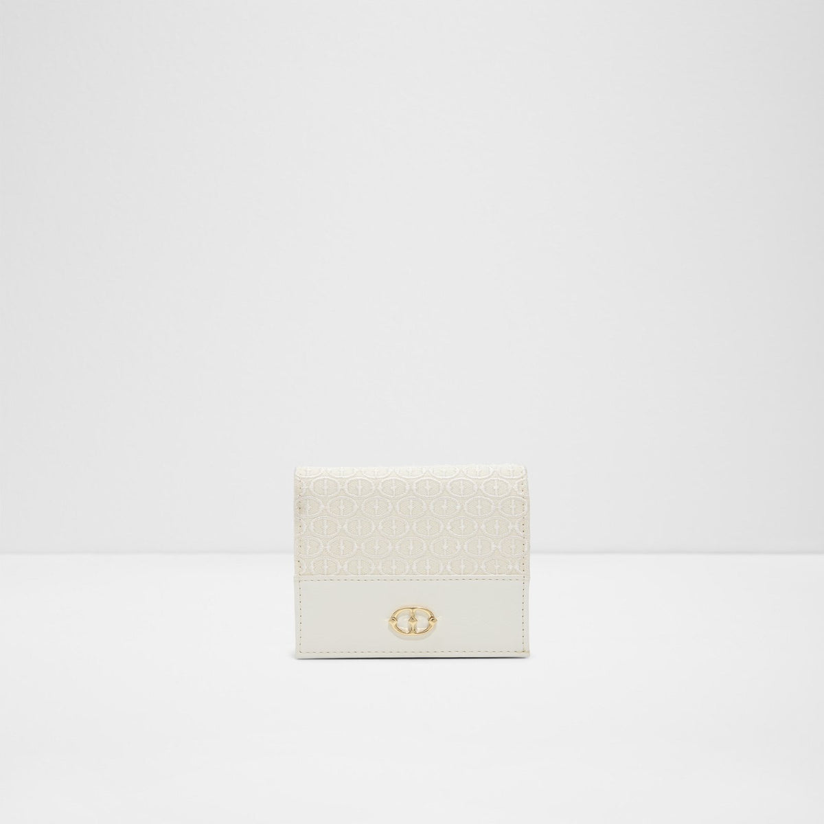Luccia - White - square image