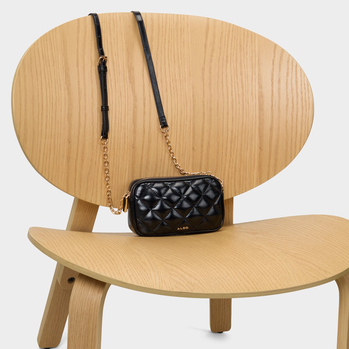 Noura - Black Overflow - image 4