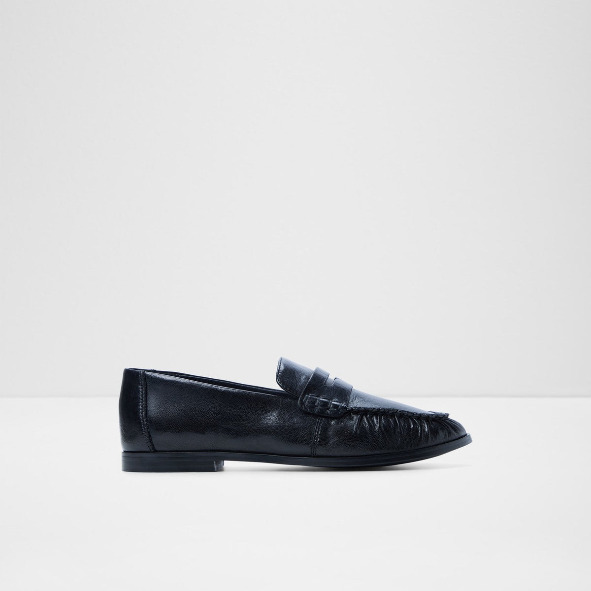 Veviane - Black - square image